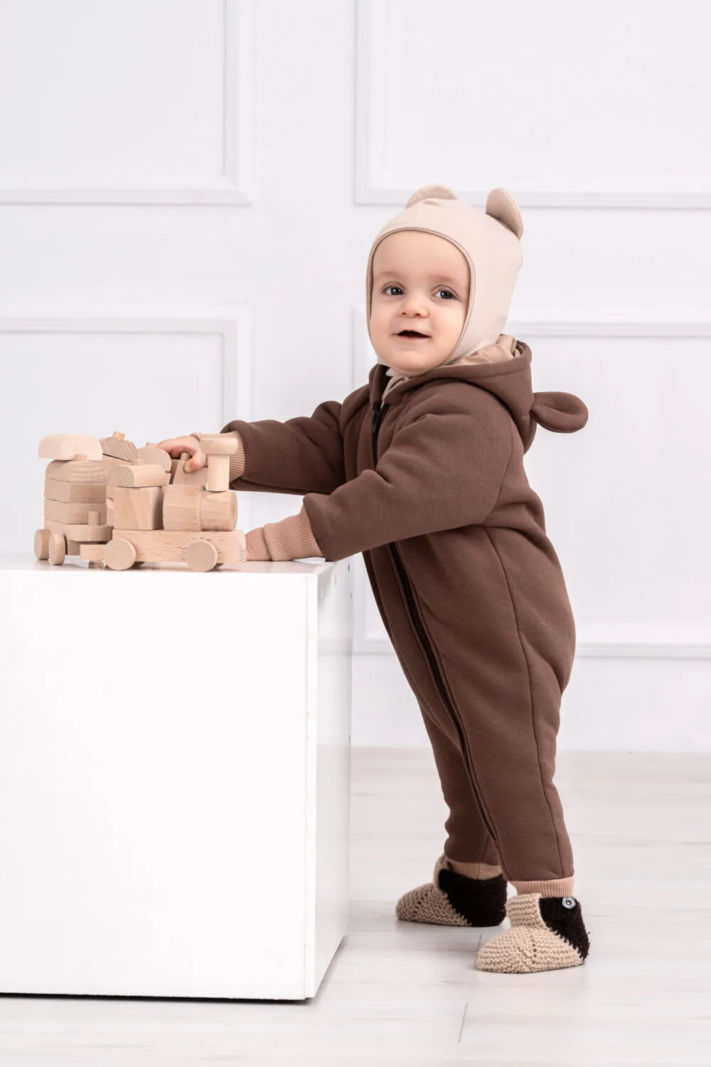 IMG_2452 Rankų darbo rudos spalvos romperiukas