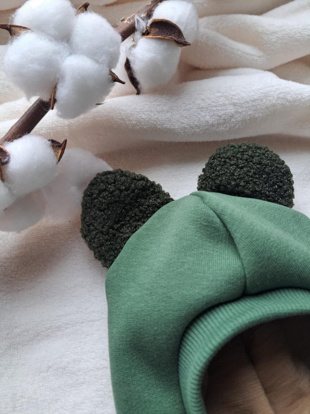 Žieminis žalios spalvos šalmukas