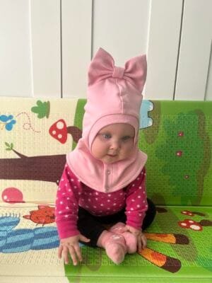 IMG_8917 Rožinės spalvos šalmukas su kaspinėliu