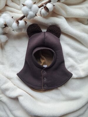 žieminis šokoladinės spalvos šalmukas kūdikiamssu merino vilna