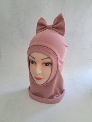 Pelenų rožės spalvos šalmukas su kaspinėliu