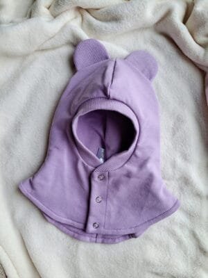 IMG_5279 Alyvinės spalvos šalmukas su ausytėmis