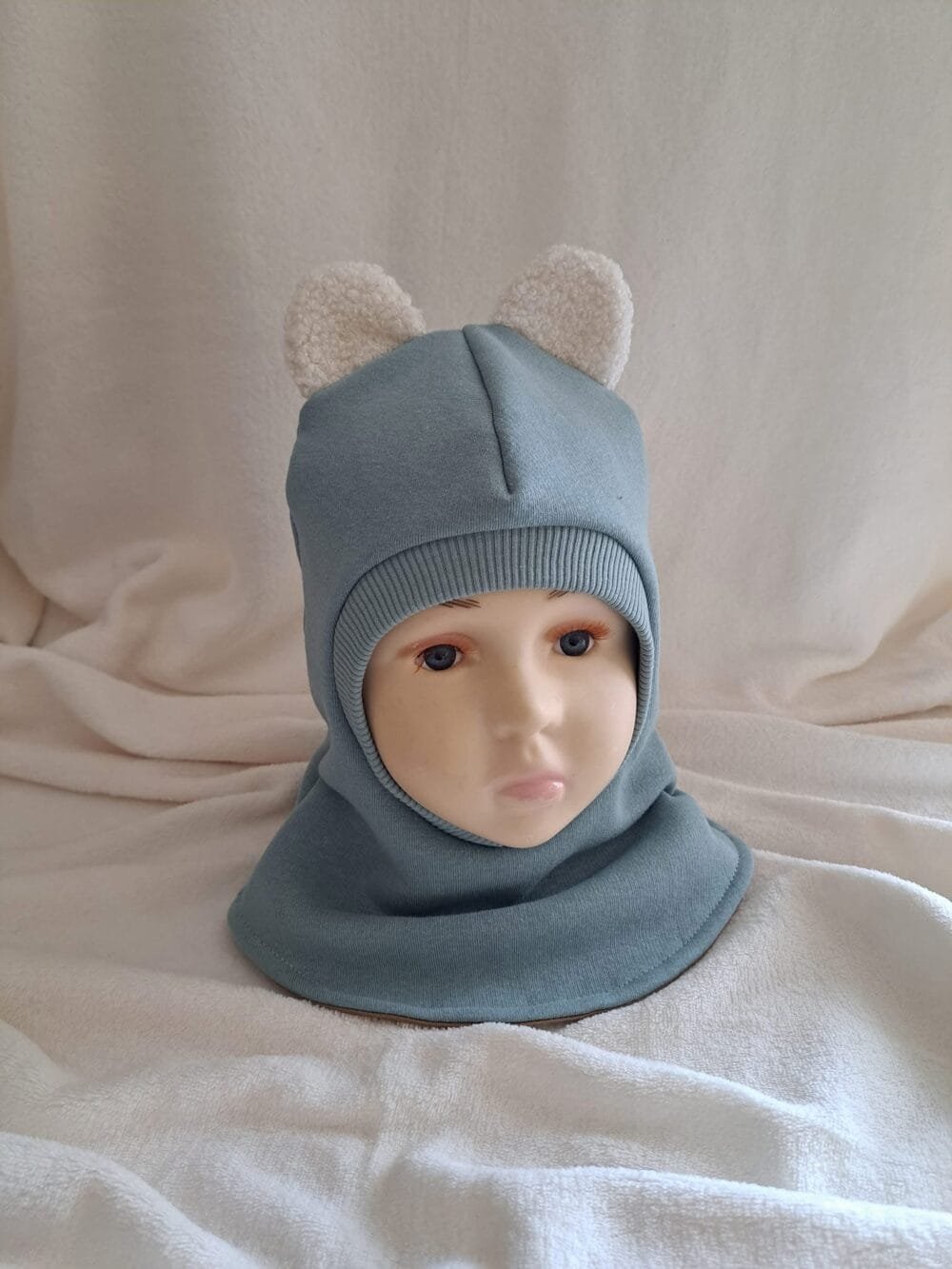 IMG_5898 Žieminis melsvos spalvos šalmukas