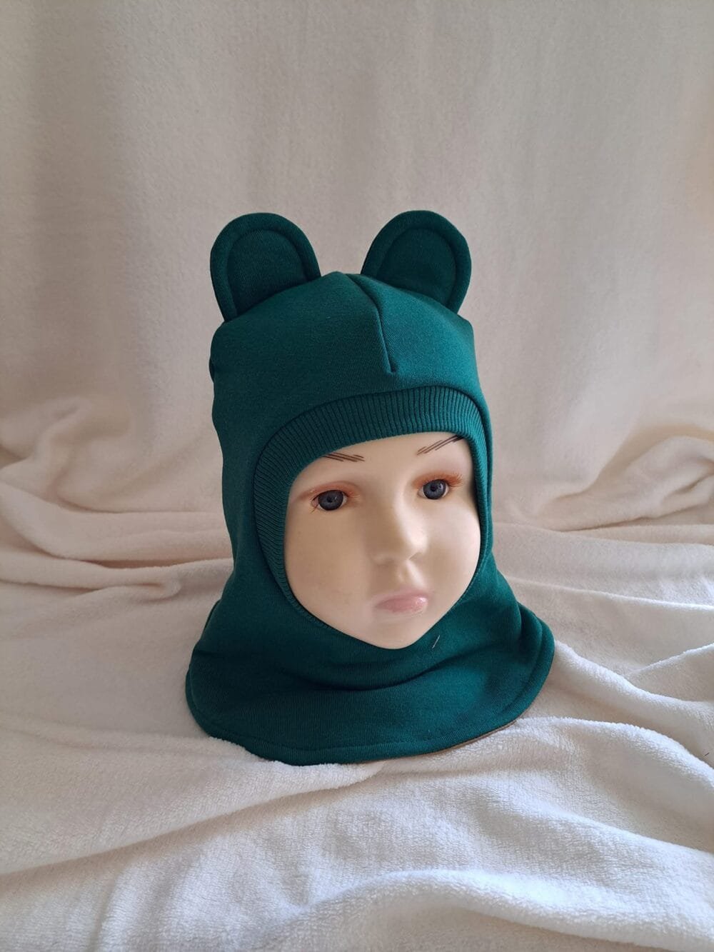 Žieminis žalios spalvos šalmukas