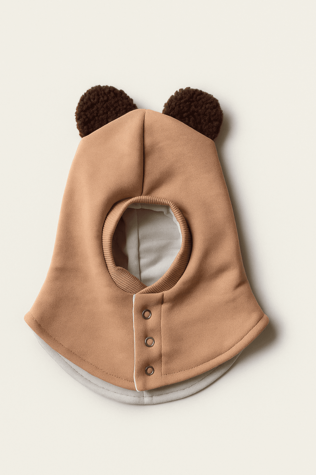 Žieminis šalmukas kreminės spalvos