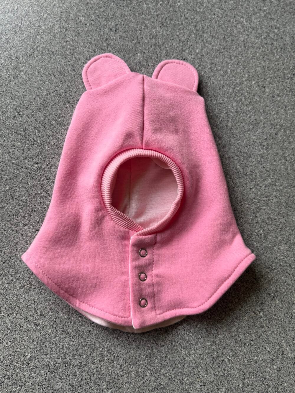 Žieminis šalmukas rožinės spalvos