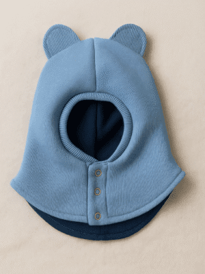 Žieminis šalmukas žydros spalvos Žieminis šalmukas žydros spalvos