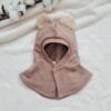att.2gM6p7br6cfLOoVzhmv-DuuQKx76QjkpBopkwSl88vY Kakavinės spalvos šalmukas su teddy ausytėmis
