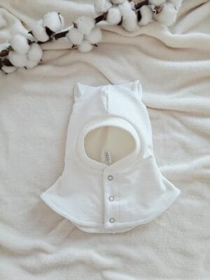 att.yft7yFgW2U6T0o5FIKig-m_OJ-2ERHOCarEUGQogqMs Baltos spalvos šalmukas ,,Katinukas’’